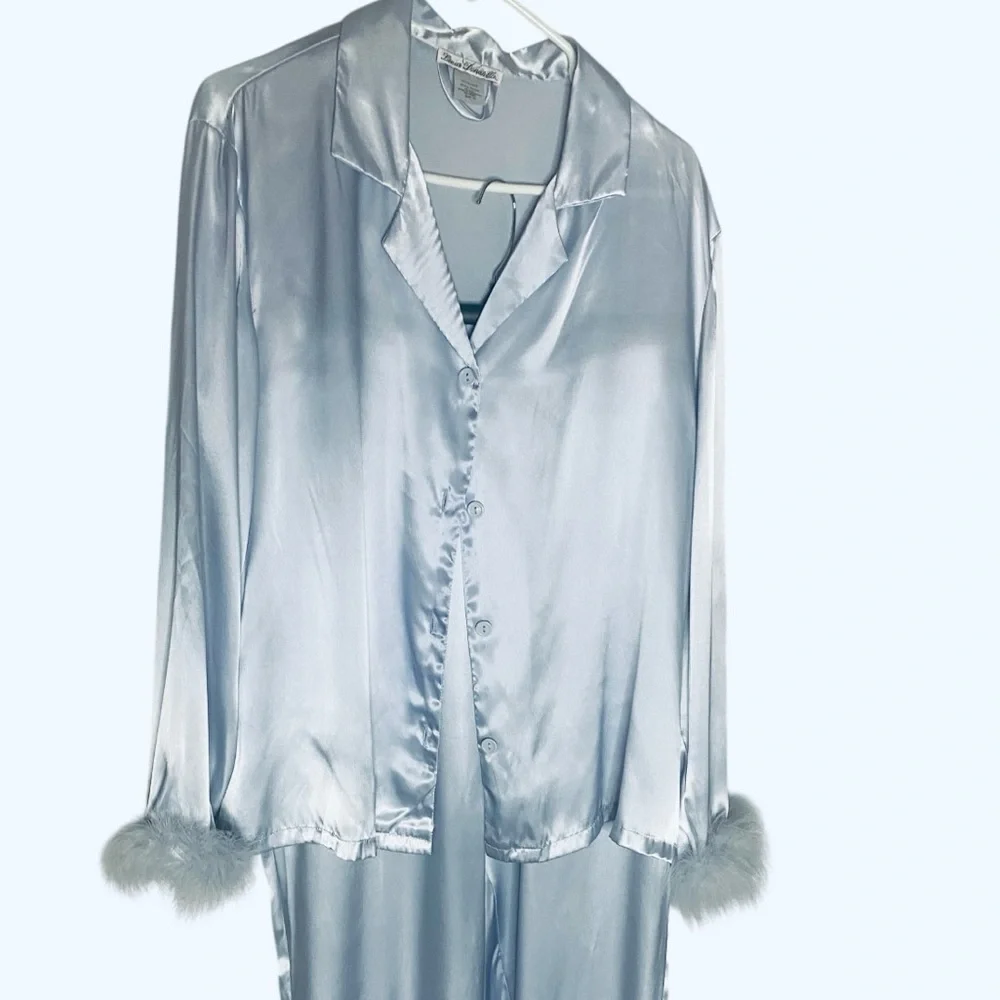Luxury Linea Donatella Marabou Feather Trim Silver blue Pajama Set XL (NWOT)